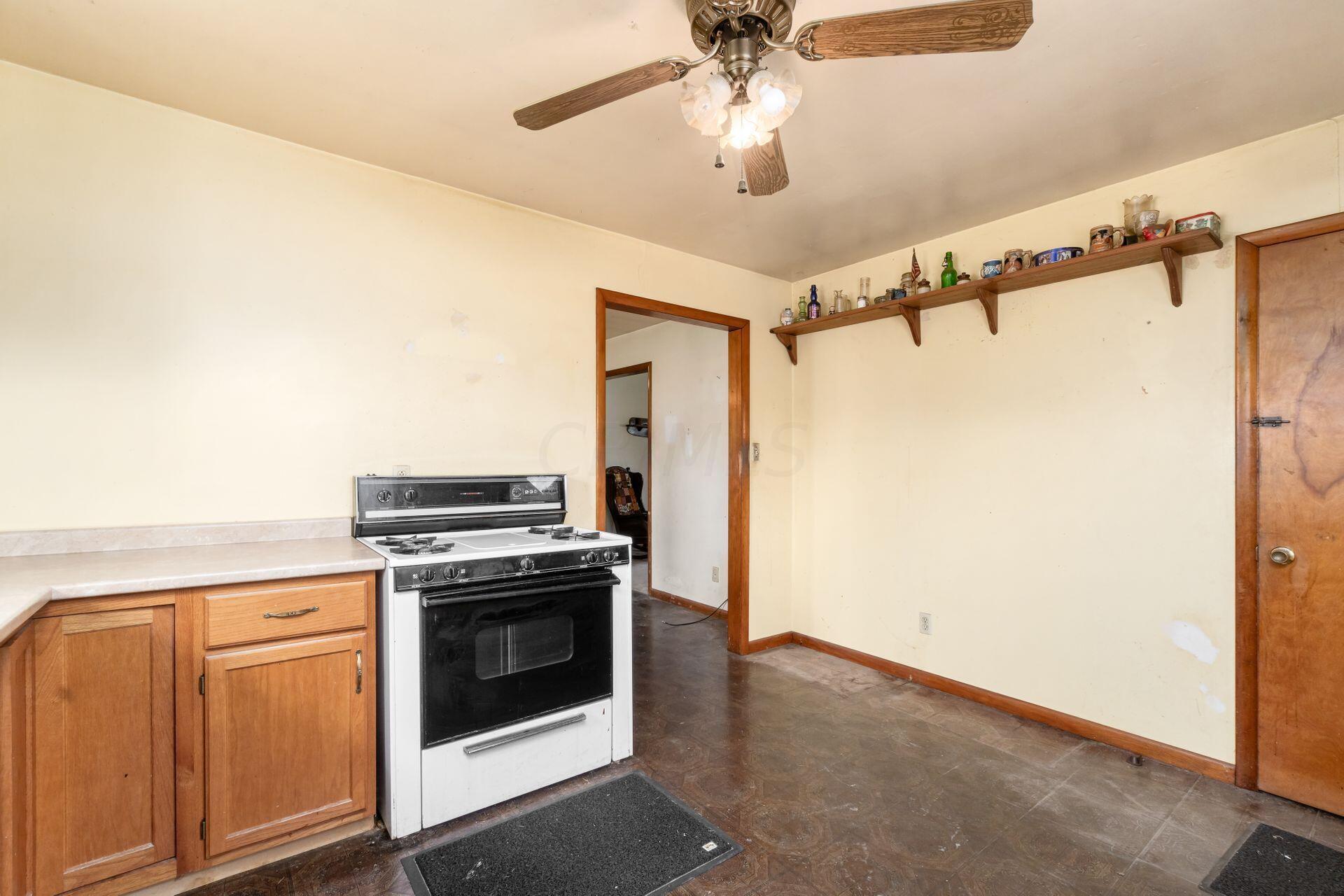 2349 East Howard Road Obetz, OH 43207 - Photo 11 of 39 015_819c-a80d888b735b_S 00029