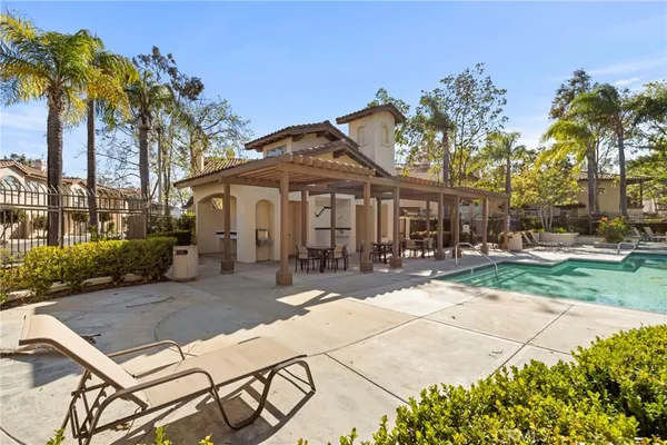 $714,500 | 10 Tierra Plano, Rancho Santa Margarita, CA 92688