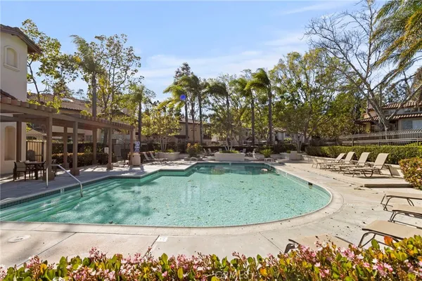 $714,500 | 10 Tierra Plano, Rancho Santa Margarita, CA 92688