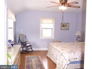 527 Upland Road Havertown, PA 19083 - Photo 5 of 6