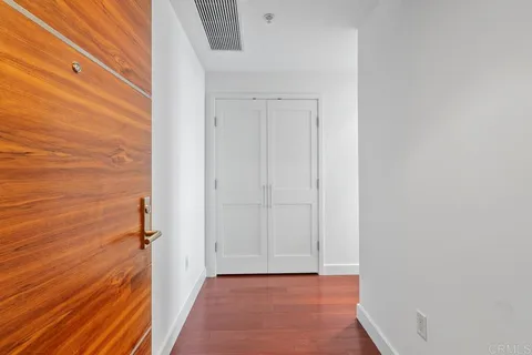 $995,000 | 700 West E Street, Unit 801, San Diego, CA 92101