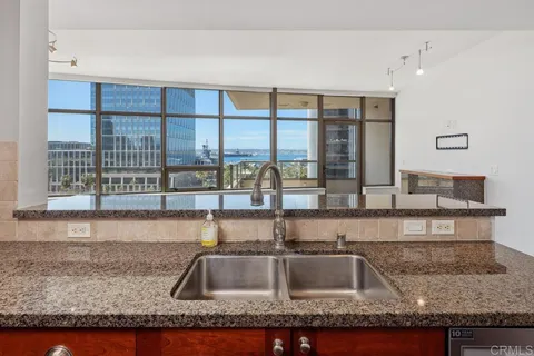 $995,000 | 700 West E Street, Unit 801, San Diego, CA 92101