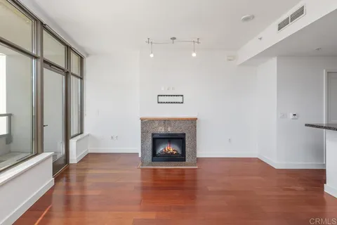 $995,000 | 700 West E Street, Unit 801, San Diego, CA 92101