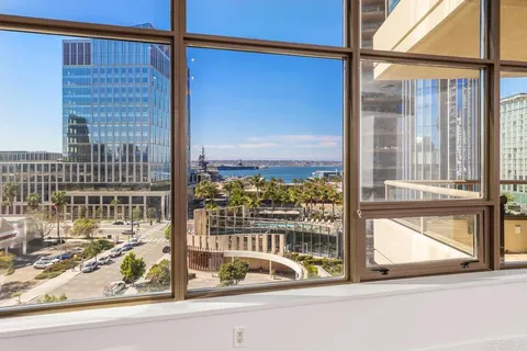 $995,000 | 700 West E Street, Unit 801, San Diego, CA 92101