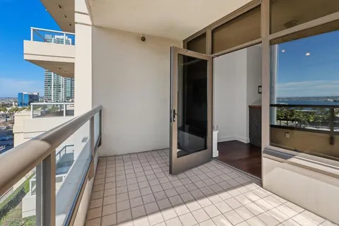 $995,000 | 700 West E Street, Unit 801, San Diego, CA 92101