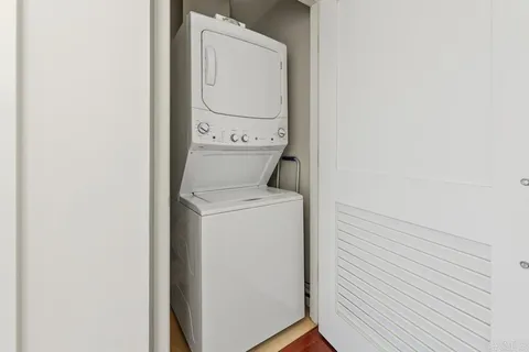 $995,000 | 700 West E Street, Unit 801, San Diego, CA 92101