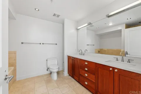 $995,000 | 700 West E Street, Unit 801, San Diego, CA 92101