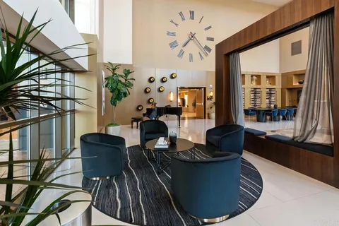 $995,000 | 700 West E Street, Unit 801, San Diego, CA 92101