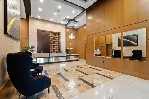 $995,000 | 700 West E Street, Unit 801, San Diego, CA 92101