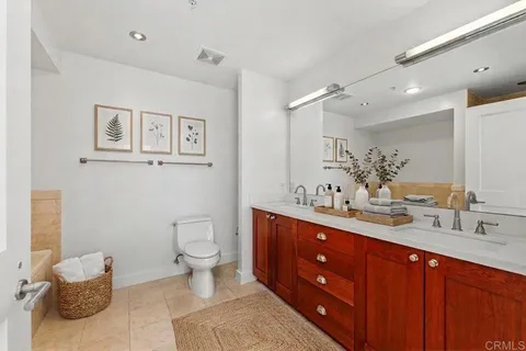 $995,000 | 700 West E Street, Unit 801, San Diego, CA 92101