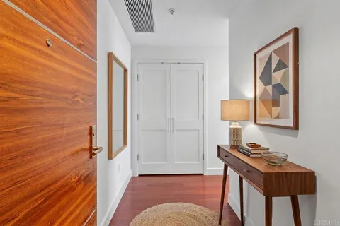 $995,000 | 700 West E Street, Unit 801, San Diego, CA 92101