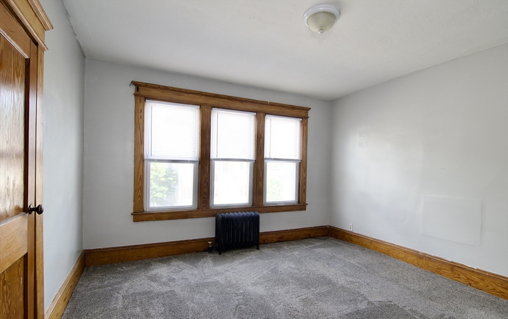 16 Amity Court Springfield, MA 01108 - Photo 31 of 42 an empty room with windows