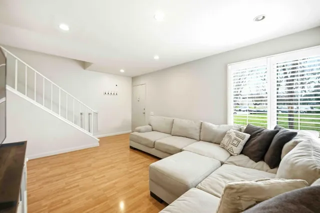 $629,998 | 937 Summerside Drive, Unit D, San Jose, CA 95122