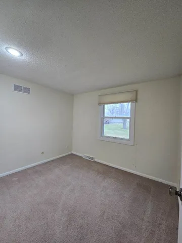 $2,600 | 5109 Coachman Road, Bettendorf, IA 52722