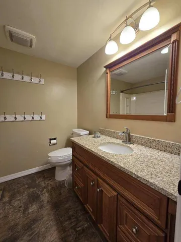 $2,600 | 5109 Coachman Road, Bettendorf, IA 52722