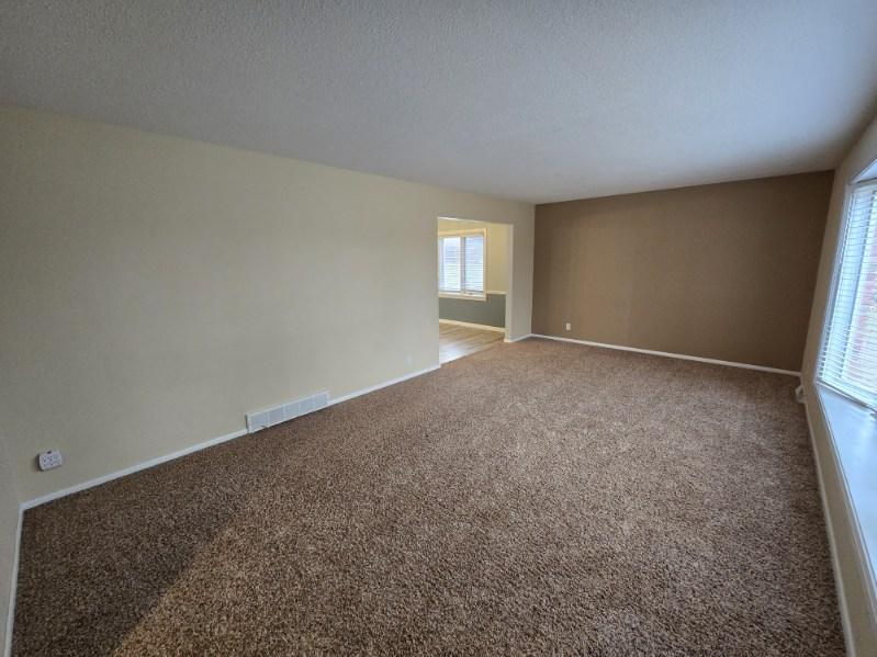 5109 Coachman Road Bettendorf, IA 52722 - Photo 3 of 26