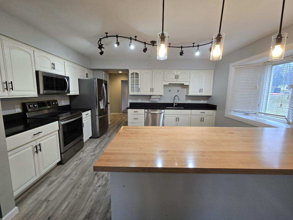 5109 Coachman Road Bettendorf, IA 52722 - Photo 6 of 26