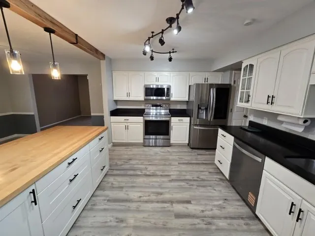 $2,600 | 5109 Coachman Road, Bettendorf, IA 52722