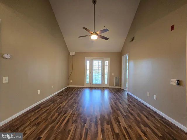 $2,300 | 18715 Sparkling Water Drive, Unit 9302, Germantown, MD 20874