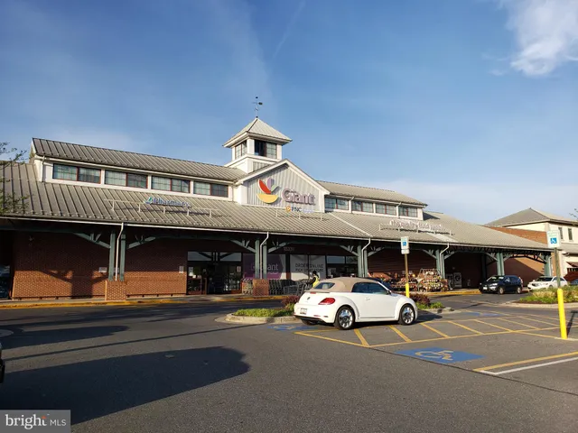 $2,300 | 18715 Sparkling Water Drive, Unit 9302, Germantown, MD 20874