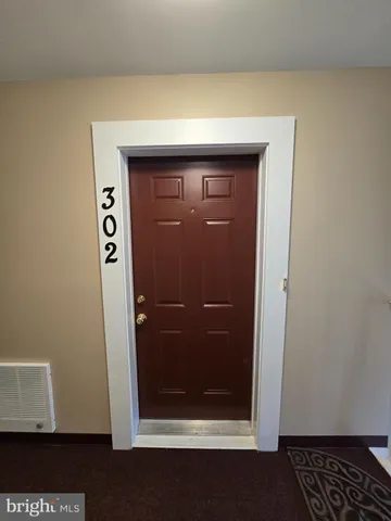 $2,300 | 18715 Sparkling Water Drive, Unit 9302, Germantown, MD 20874