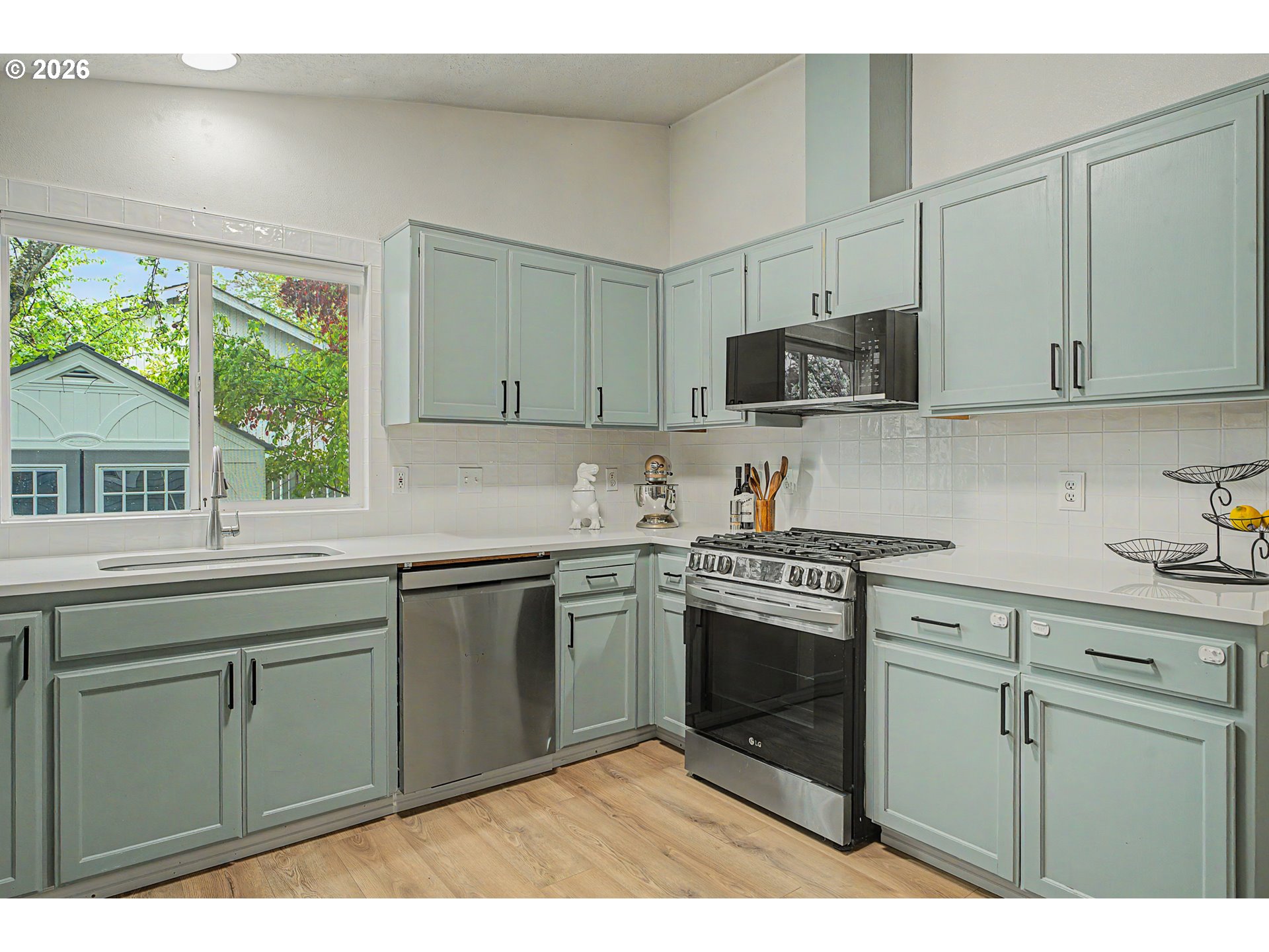 726 South Linden Street Cornelius, OR 97113 - Photo 14 of 27