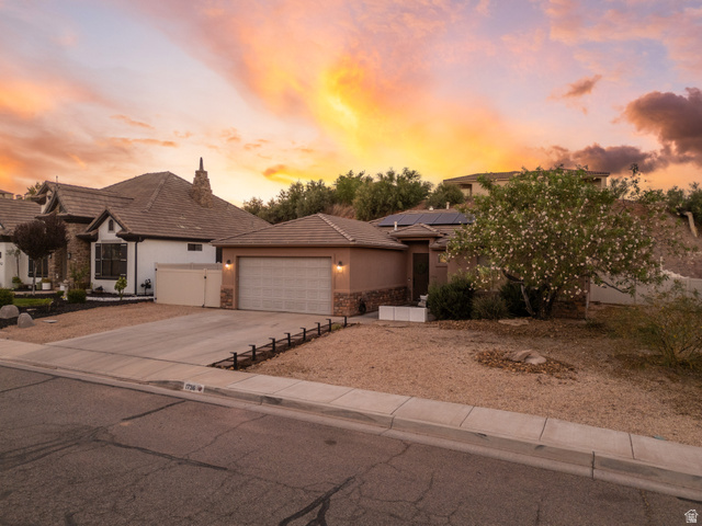 1736 West 680 South St. George, UT 84770 - Photo 3 of 38