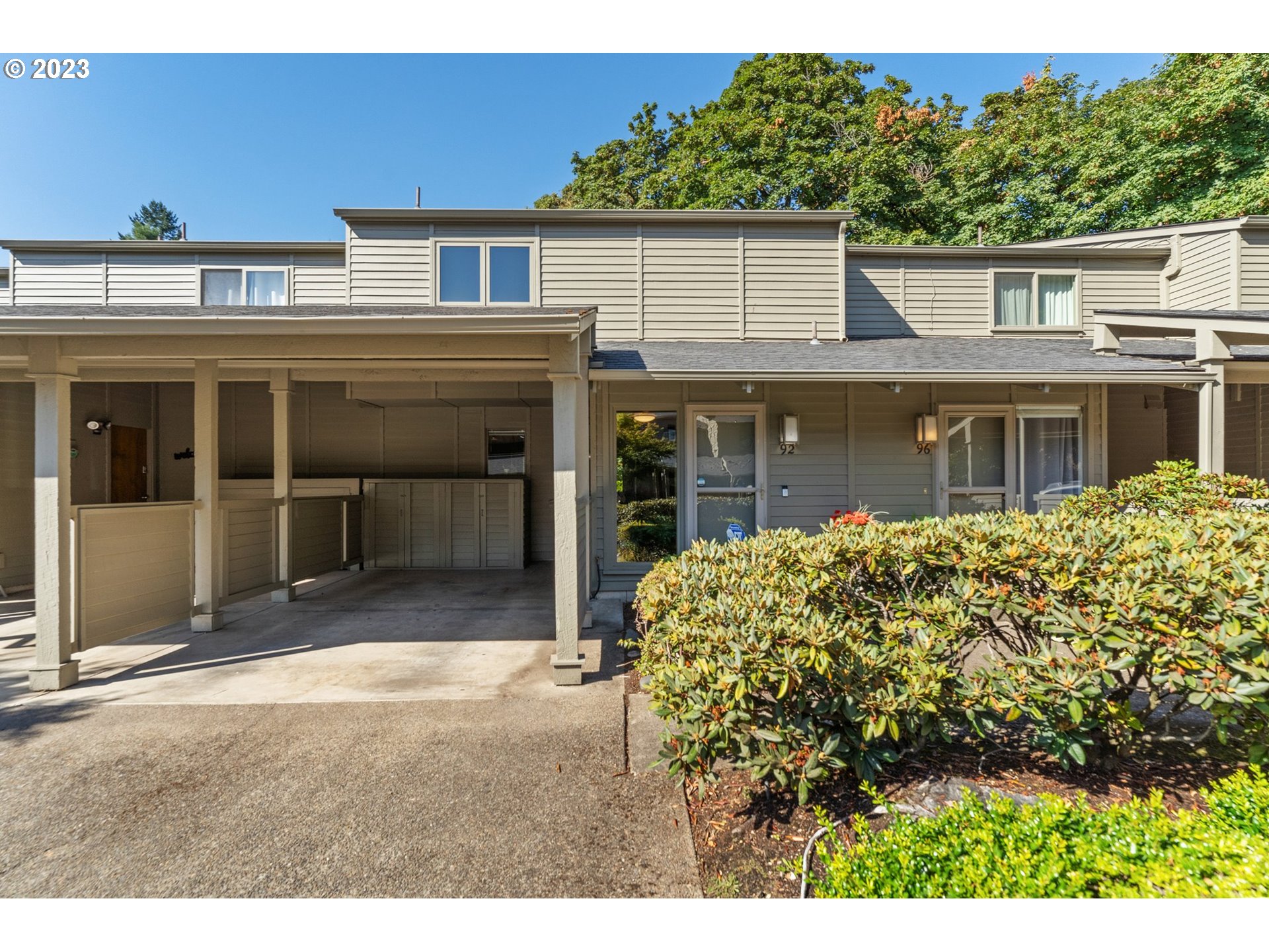 92 Fairway Loop Eugene, OR 97401 - Photo 2 of 48 Gallery Image 2