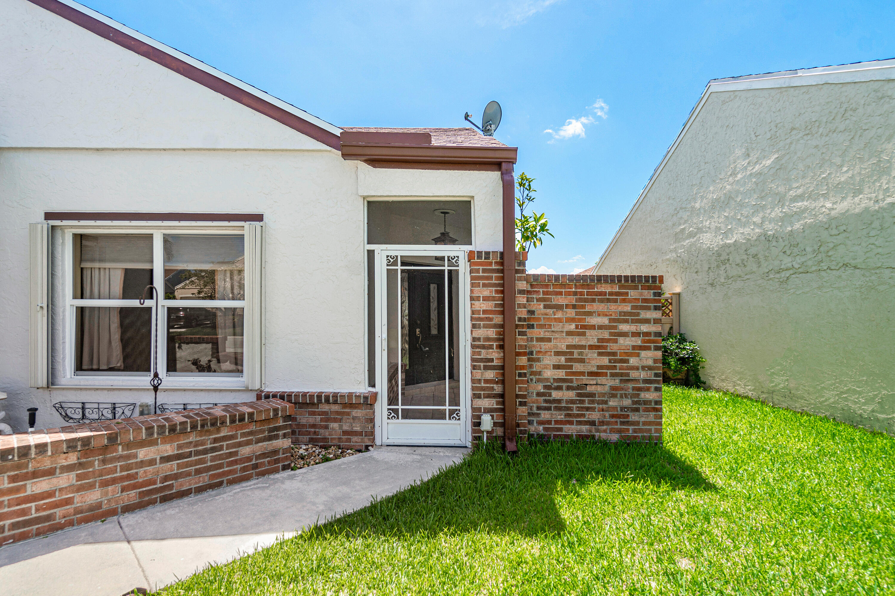 23085 Old Inlet Bridge Drive Boca Raton, FL 33433 - Photo 4 of 26 004-23085OldInletBridgeDrive-BocaRaton-F