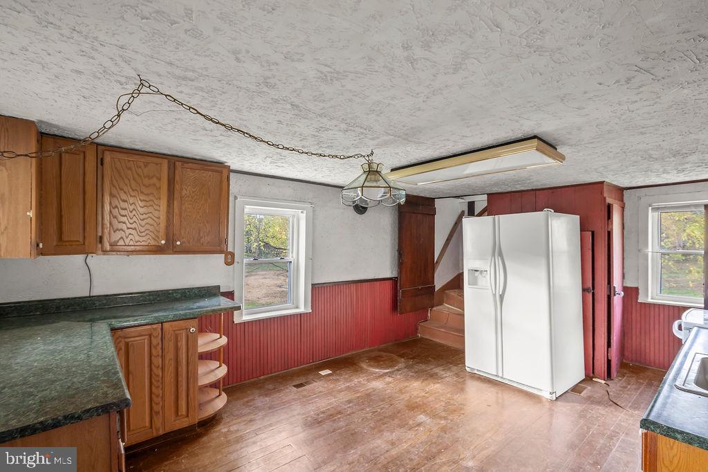 2860 Mayberry Road Taneytown, MD 21787 - Photo 8 of 31 an empty room with windows