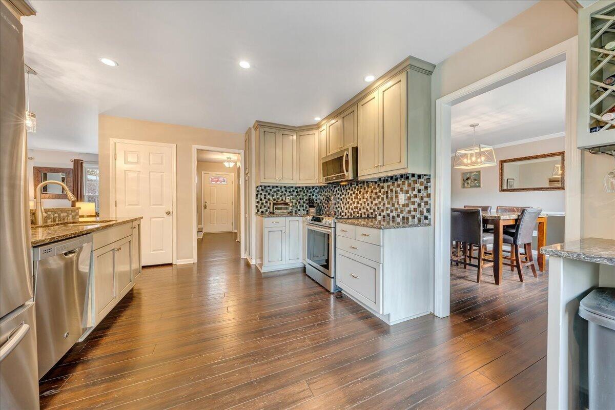 3702 Winding Way Road Southwest Roanoke, VA 24015 - Photo 18 of 80 018-MIB02228