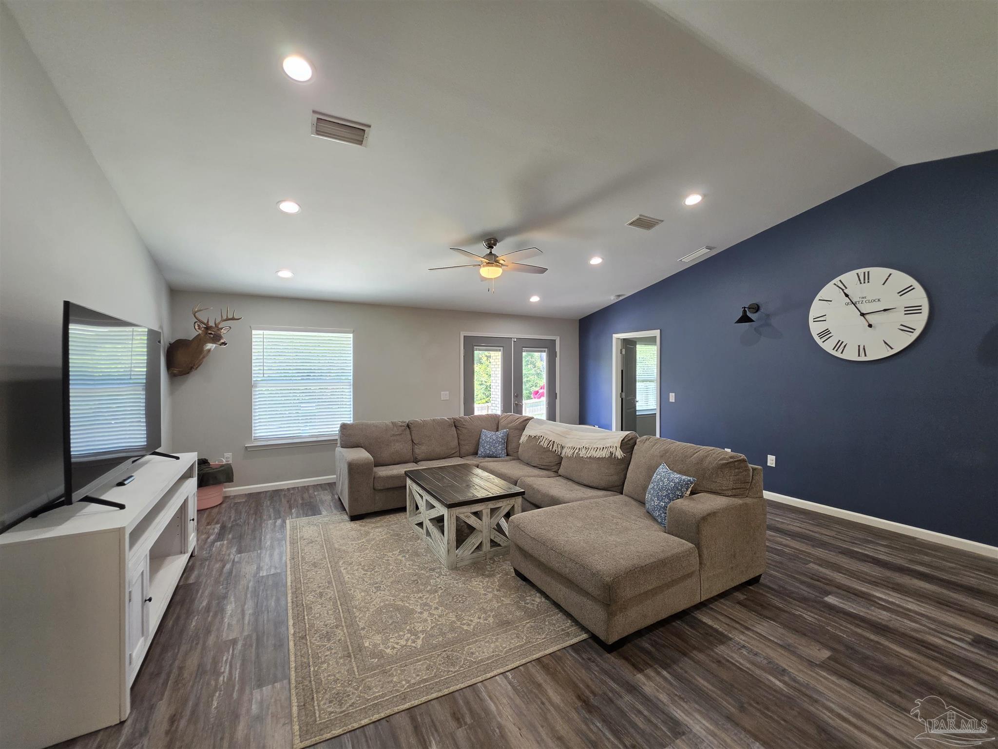 5565 Riviera Drive Milton, FL 32583 - Photo 7 of 22