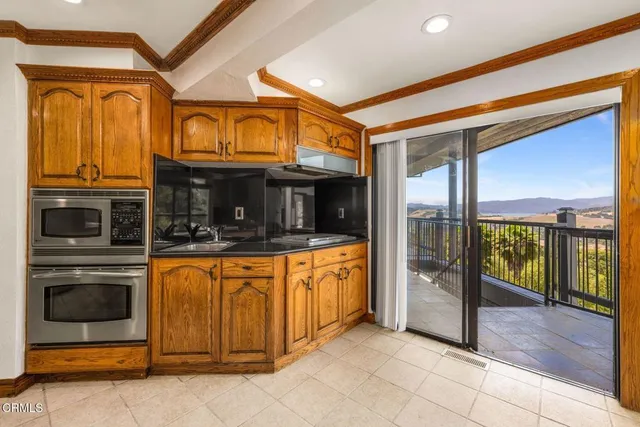 $1,550,000 | 10980 North Ventura Avenue, Oak View, CA 93022