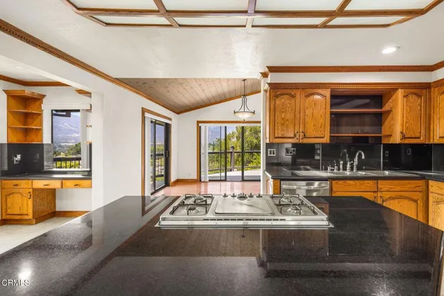 $1,550,000 | 10980 North Ventura Avenue, Oak View, CA 93022