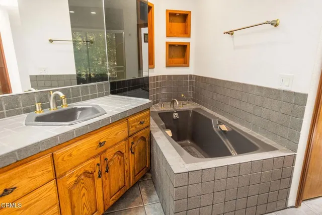 $1,550,000 | 10980 North Ventura Avenue, Oak View, CA 93022