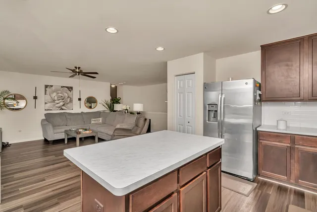 $379,999 | 6611 Eich Drive, Joliet, IL 60431