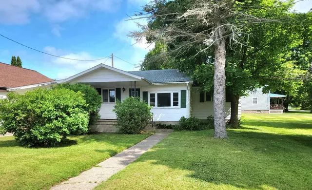 $172,500 | 4914 Main Street, Onekama, MI 49675