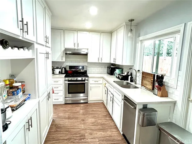 $3,400 | 1006 Acacia Street, Corona, CA 92879