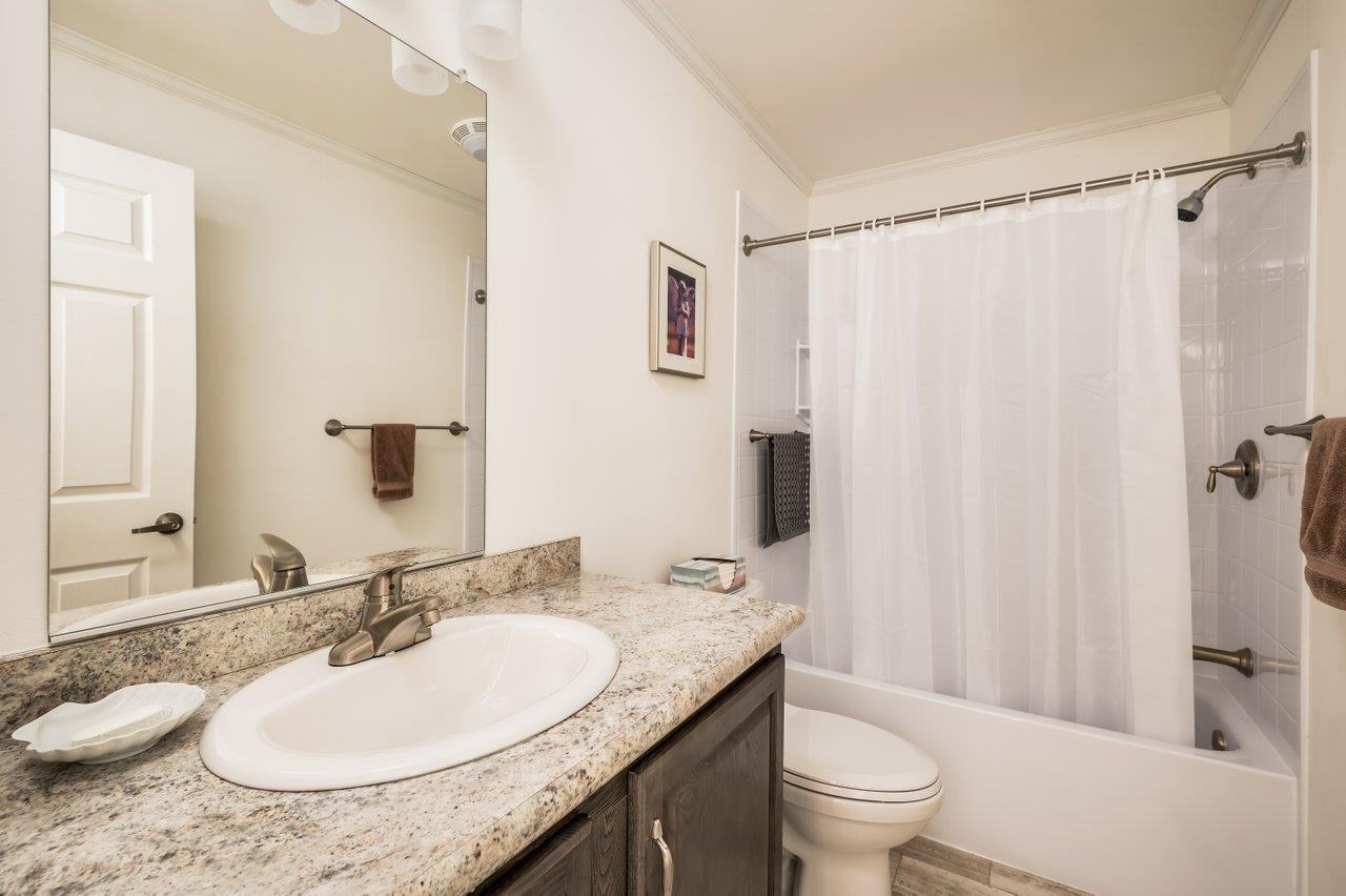 17 Ashleigh Lane Rochester, NH 03867 - Photo 25 of 31