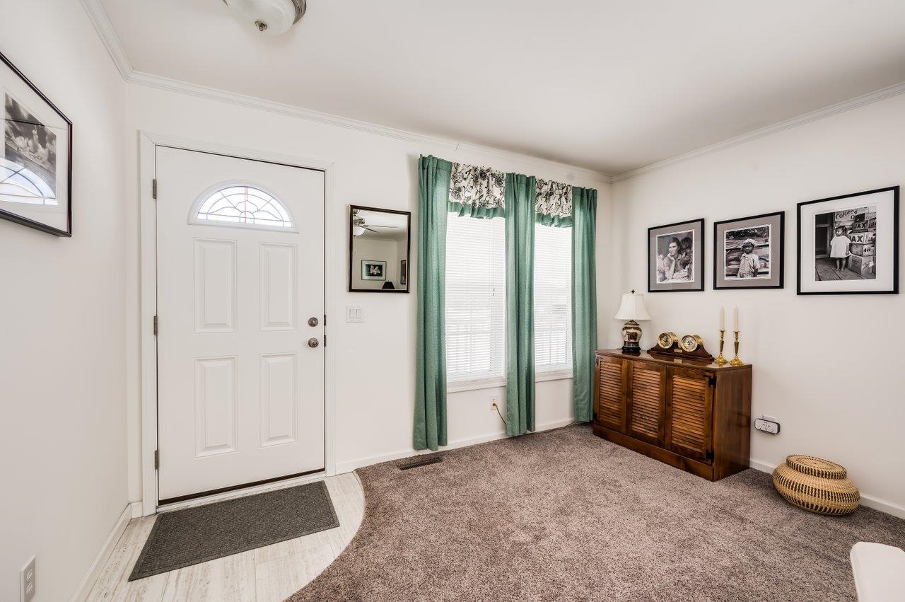 17 Ashleigh Lane Rochester, NH 03867 - Photo 3 of 31