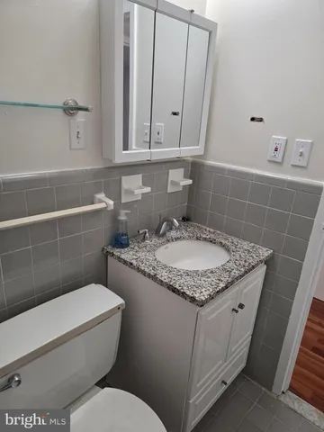 $1,950 | 10432 Rockville Pike, Unit 301, North Bethesda, MD 20852