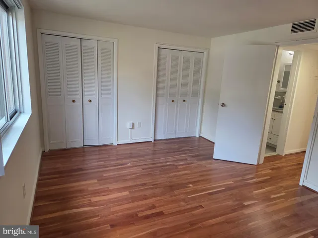 $1,950 | 10432 Rockville Pike, Unit 301, North Bethesda, MD 20852