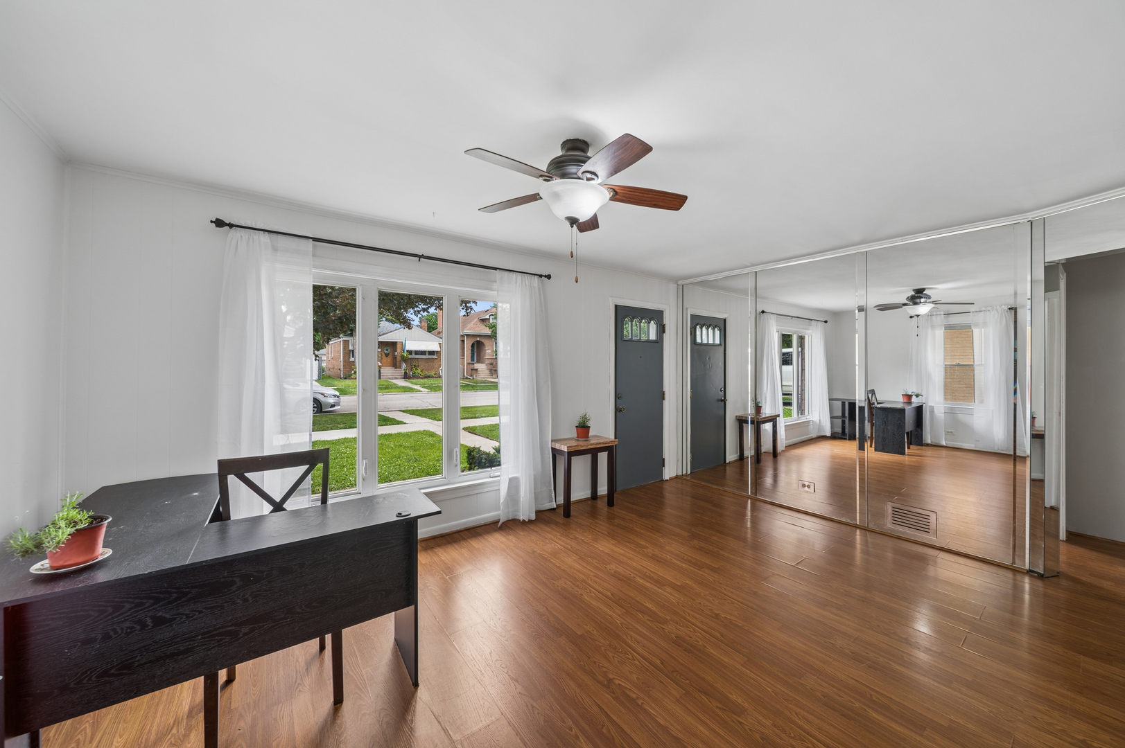 2534 Maple Street River Grove, IL 60171 - Photo 4 of 27