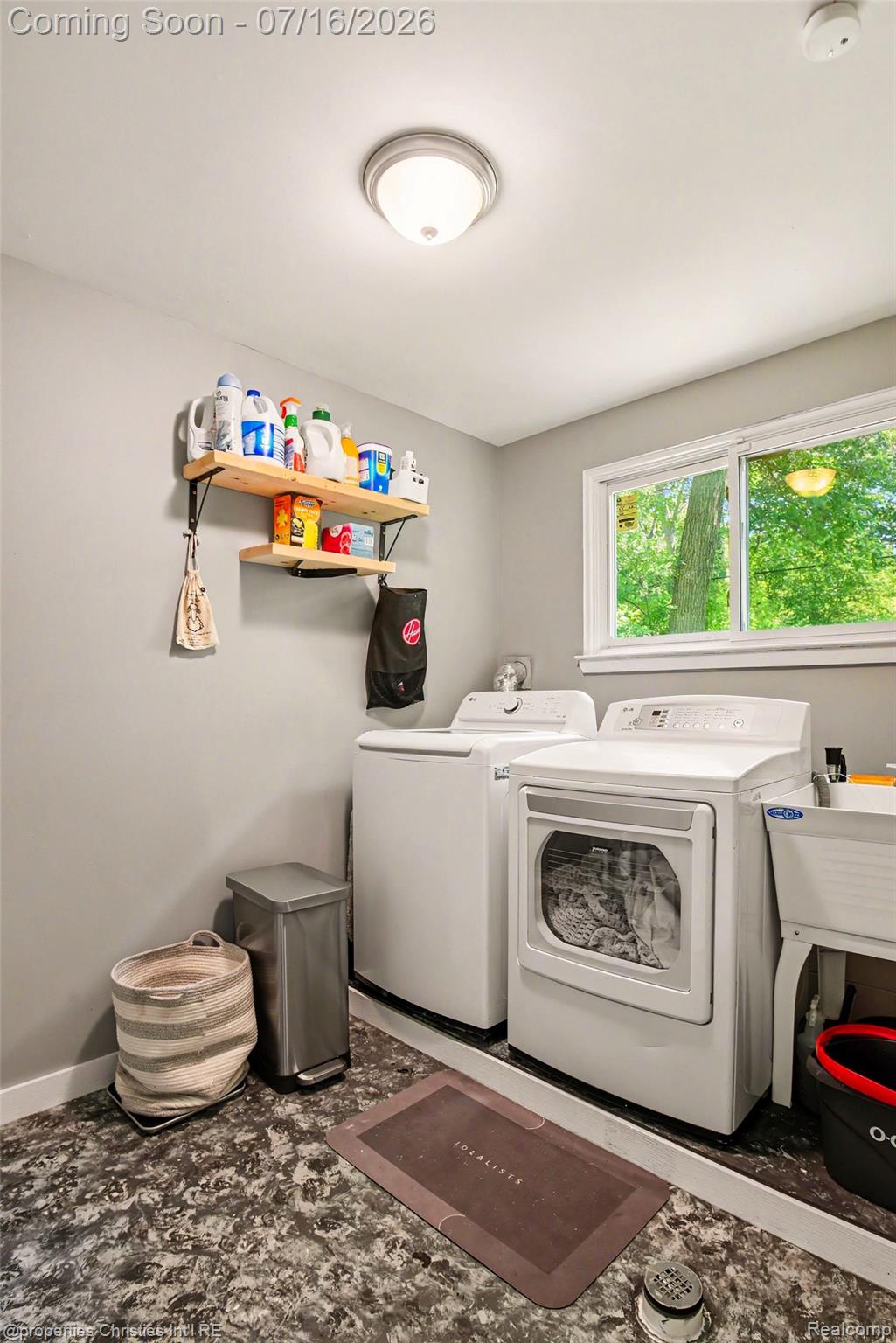 3304 Riverside Drive Port Huron, MI 48060 - Photo 15 of 26 Laundry room