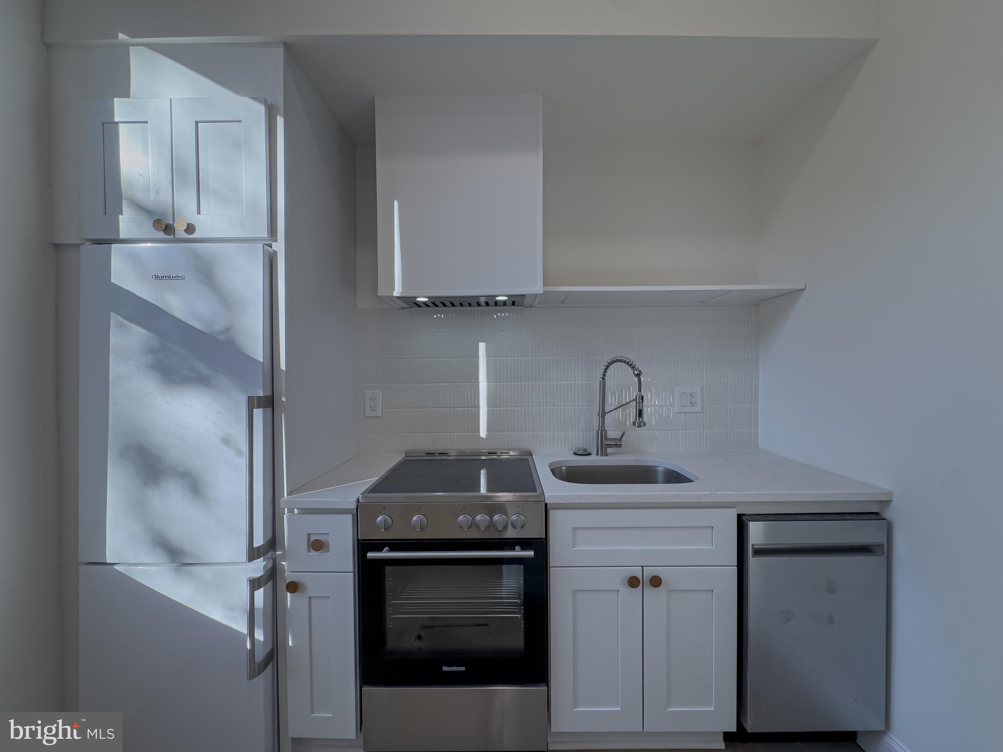 2039 Green Street, Unit 2F Philadelphia, PA 19130 - Photo 8 of 27