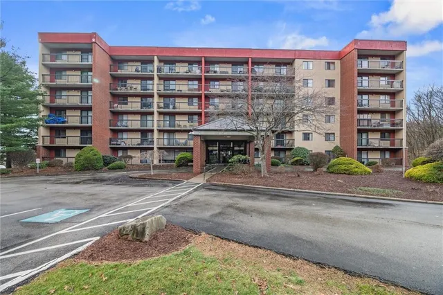 $64,000 | 1987 Centurion Drive, Unit 505, Pittsburgh, PA 15221