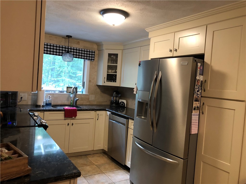 77 Winchester Drive Glocester, RI 02857 - Photo 11 of 50