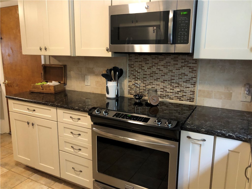 77 Winchester Drive Glocester, RI 02857 - Photo 10 of 50