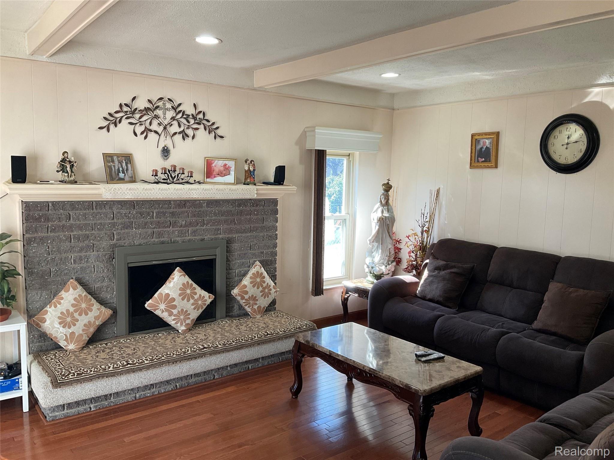 3142 Elmcrest Road Sterling Heights, MI 48310 - Photo 11 of 41 561A10E4-584B-425A-9667-74C5ED13250F.jpeg