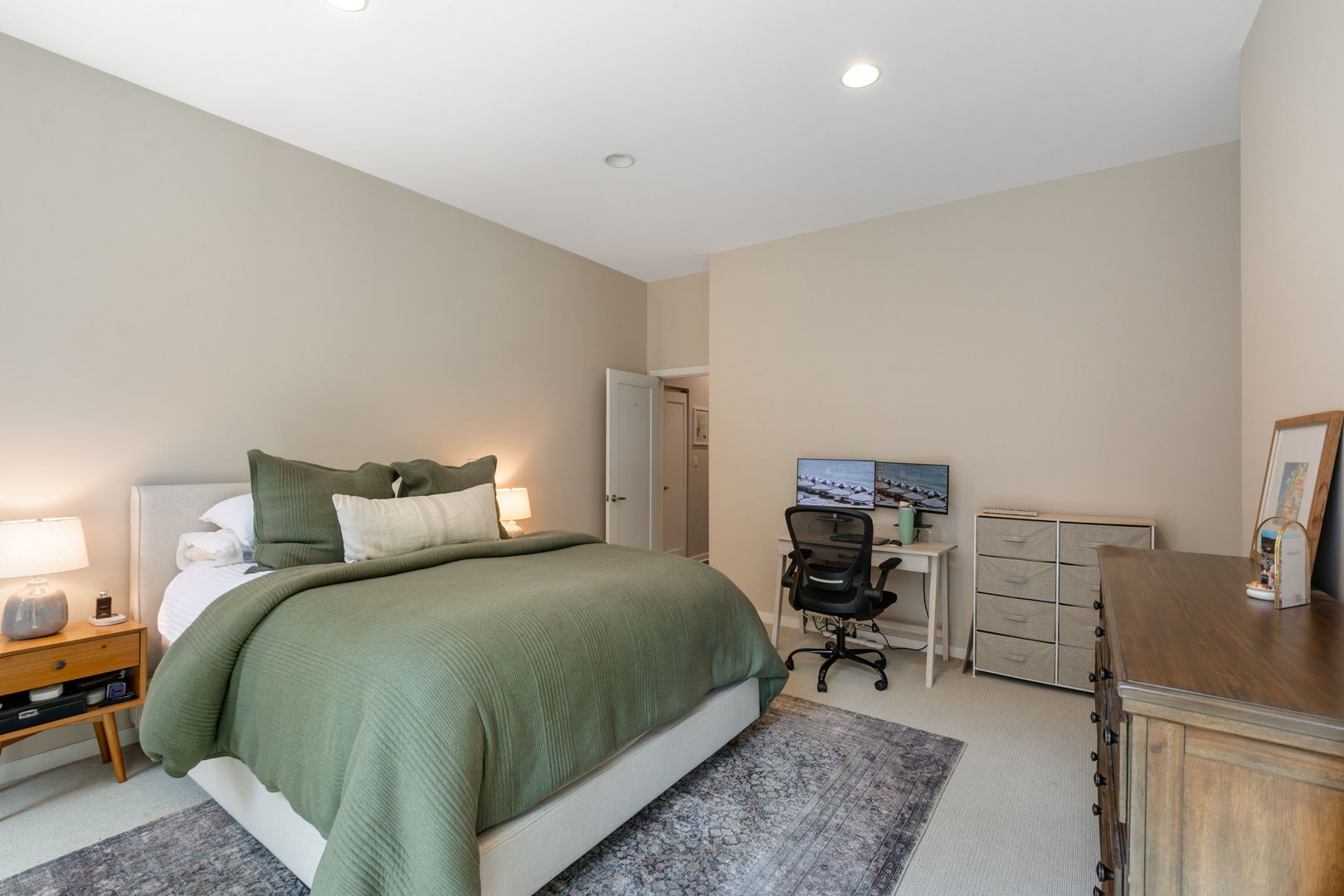 1715 West George Street Chicago, IL 60657 - Photo 8 of 17